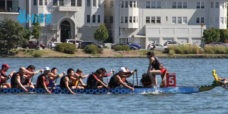 Bí quyết để tận hưởng môn thể thao đua thuyền tốc độ.